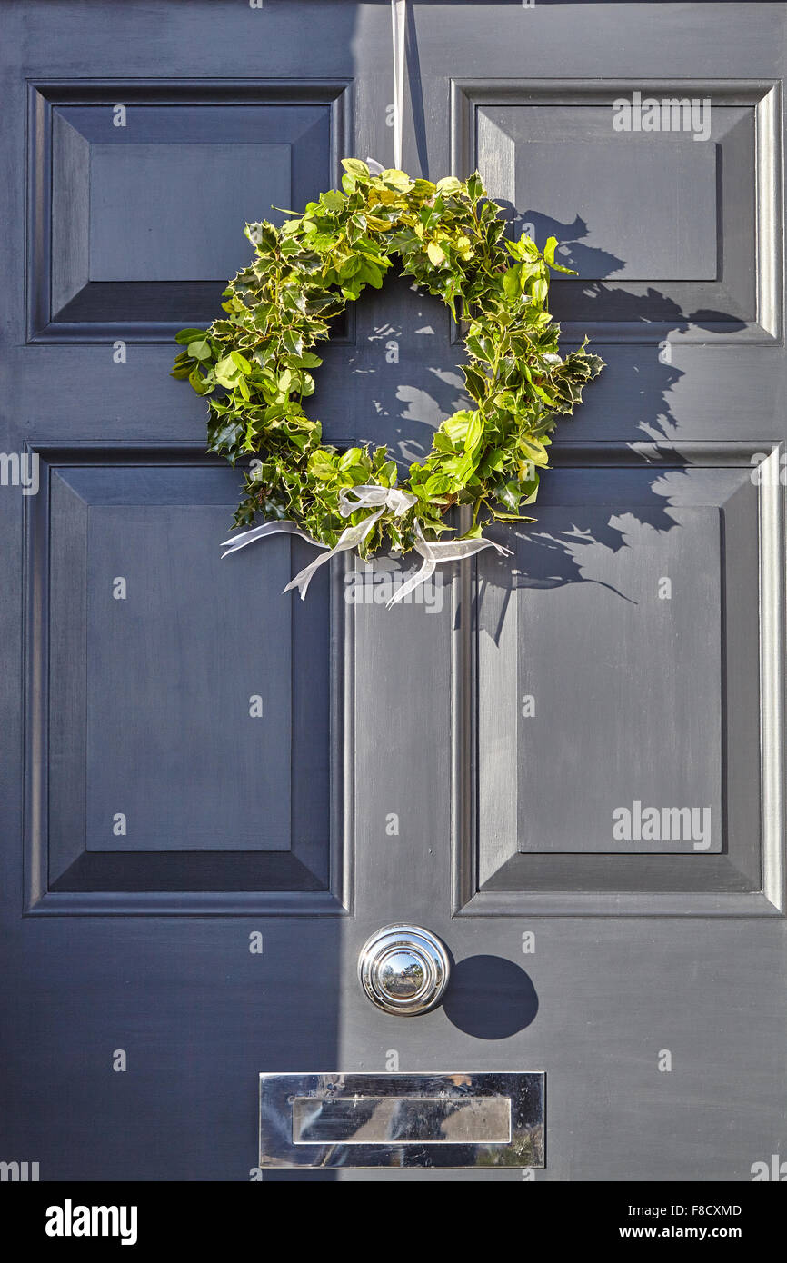 Gray wreaths hires stock photography and images Alamy