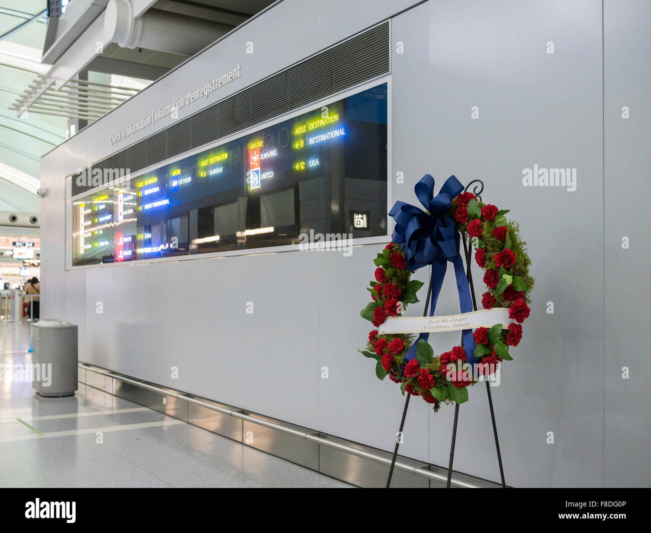 Remembrance Day Wreath in Toronto International Aiport Stock Photo Alamy