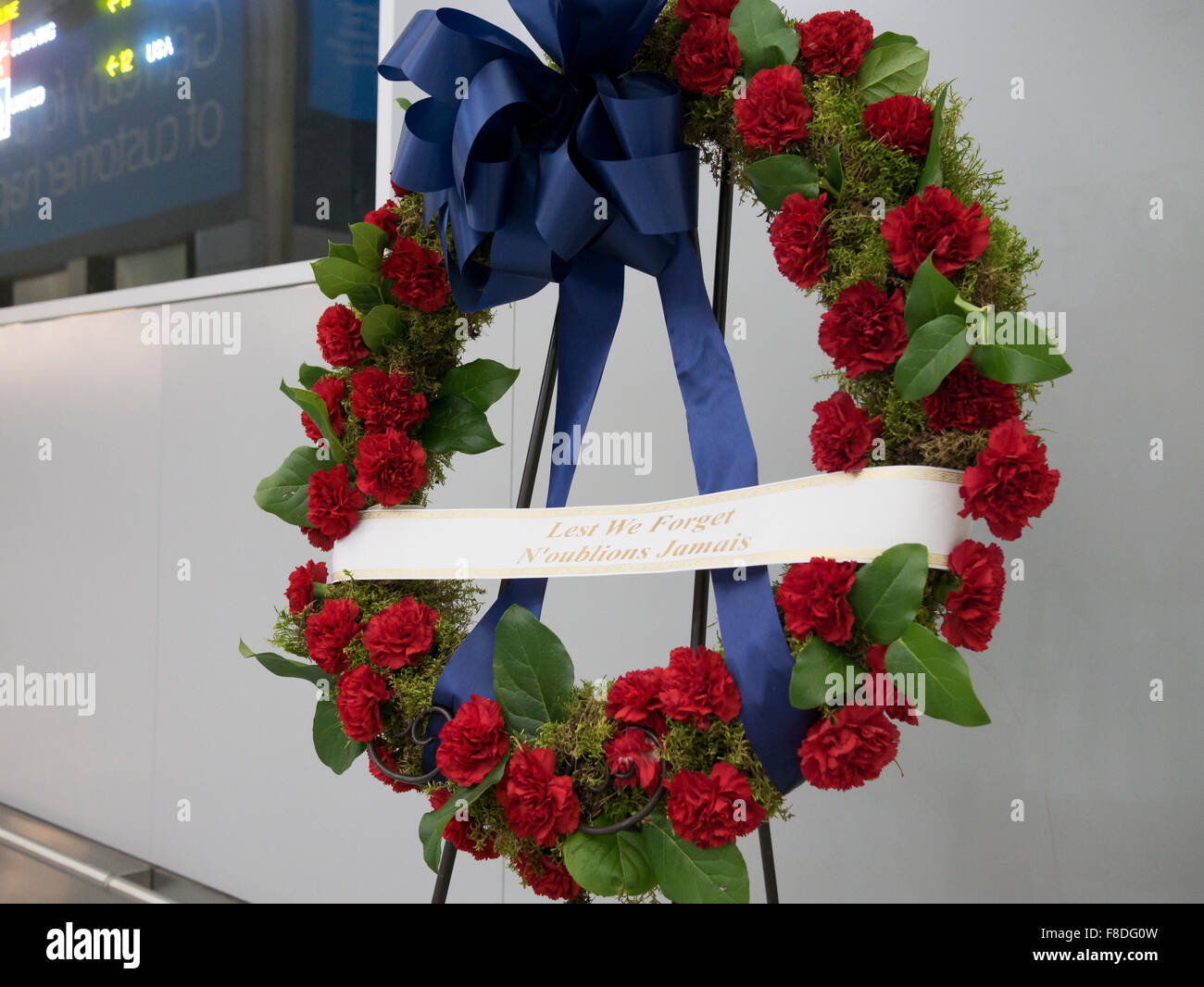 Remembrance Day Wreath in Toronto International Aiport Stock Photo Alamy