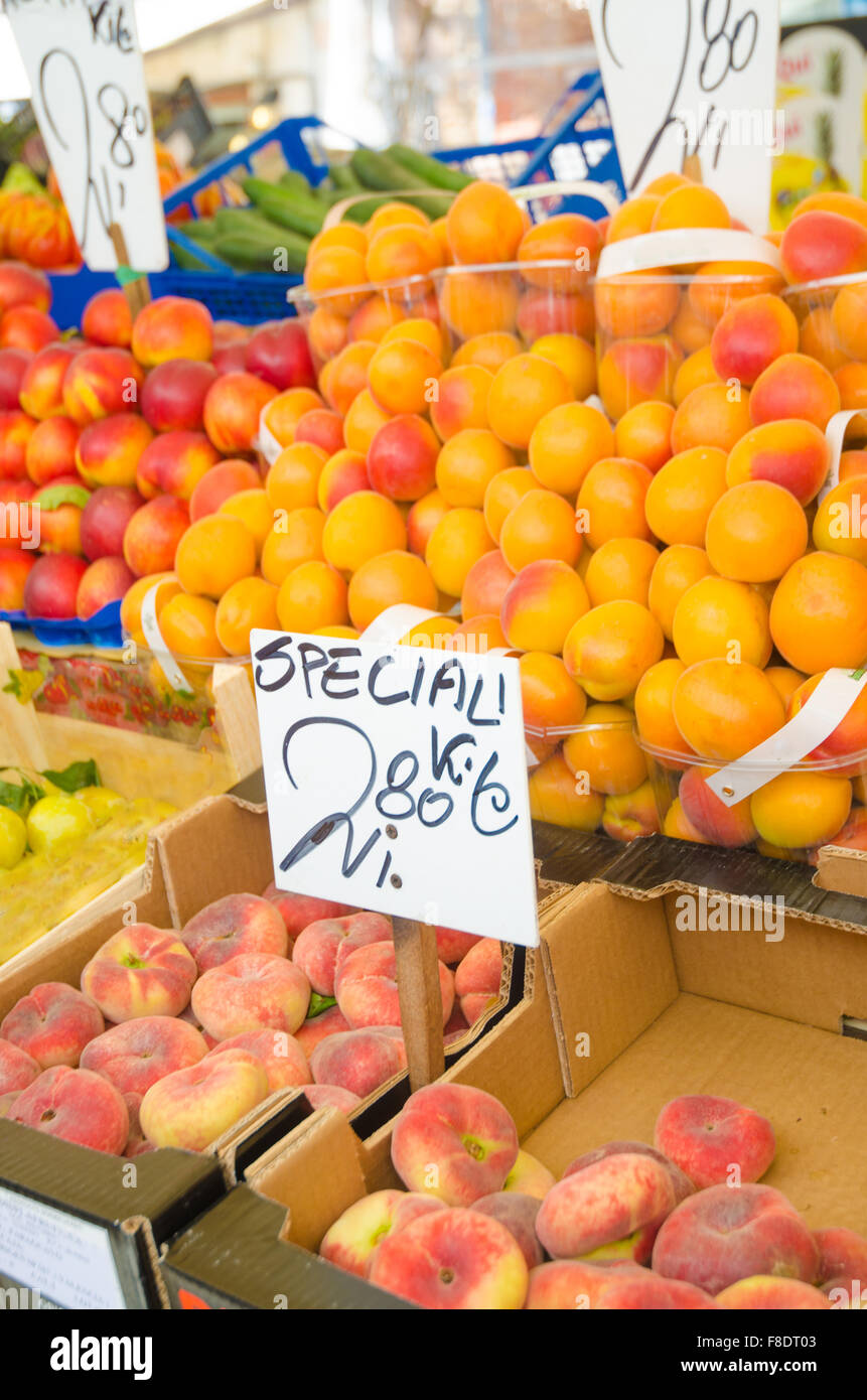 Fruits and vegetables at the market stall Stock Photo - Alamy