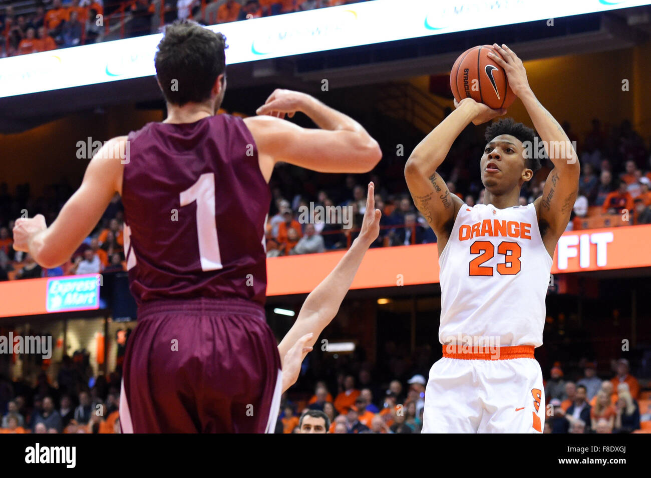 Syracuse, New York, USA. 8th Dec, 2015. Syracuse Orange guard Malachi ...