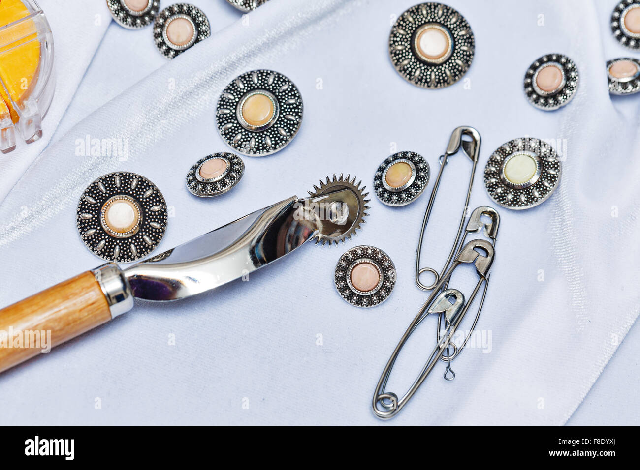 Needles image hires stock photography and images Alamy