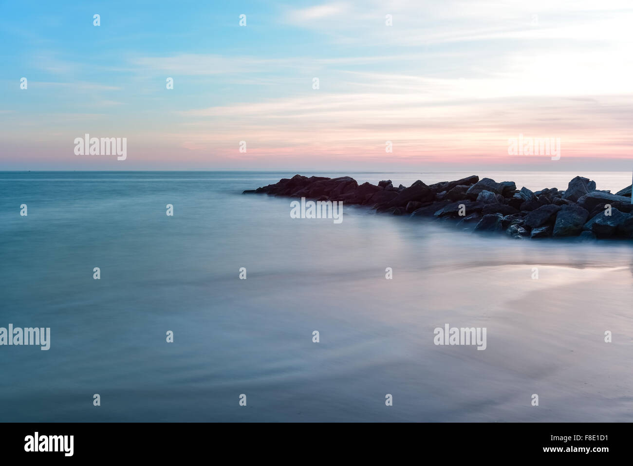 Coney island beach winter hi-res stock photography and images - Alamy