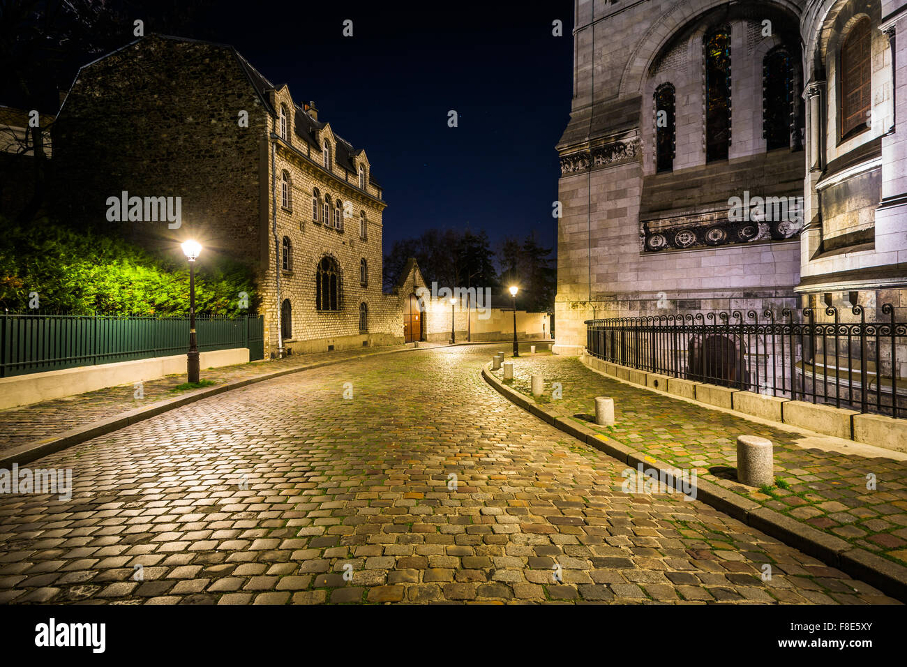 Rue Du Chevalier De La Barre And Sacre Cœur At Night In Paris France Stock Photo Alamy Rue Du Chevalier De La Barre And Sacre Cœur At Night In Paris France Stock Photo Alamy