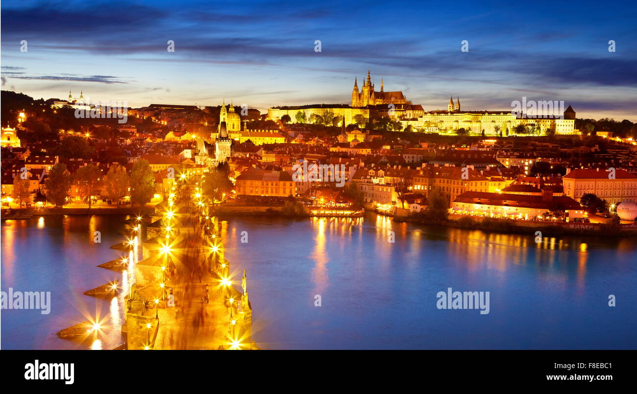 Charles Bridge, Vitus Cathedral and the Castle District, Prague Old Town, Czech Republic Stock Photo