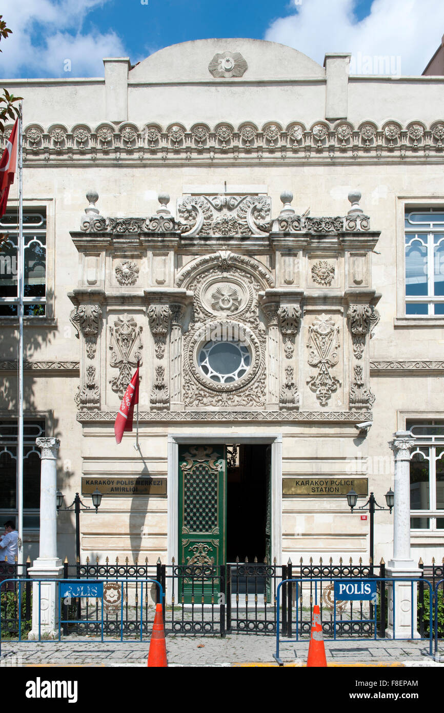 Istanbul, Karaköy, Polizeiwache in der Kemankeş Caddesi Stock Photo