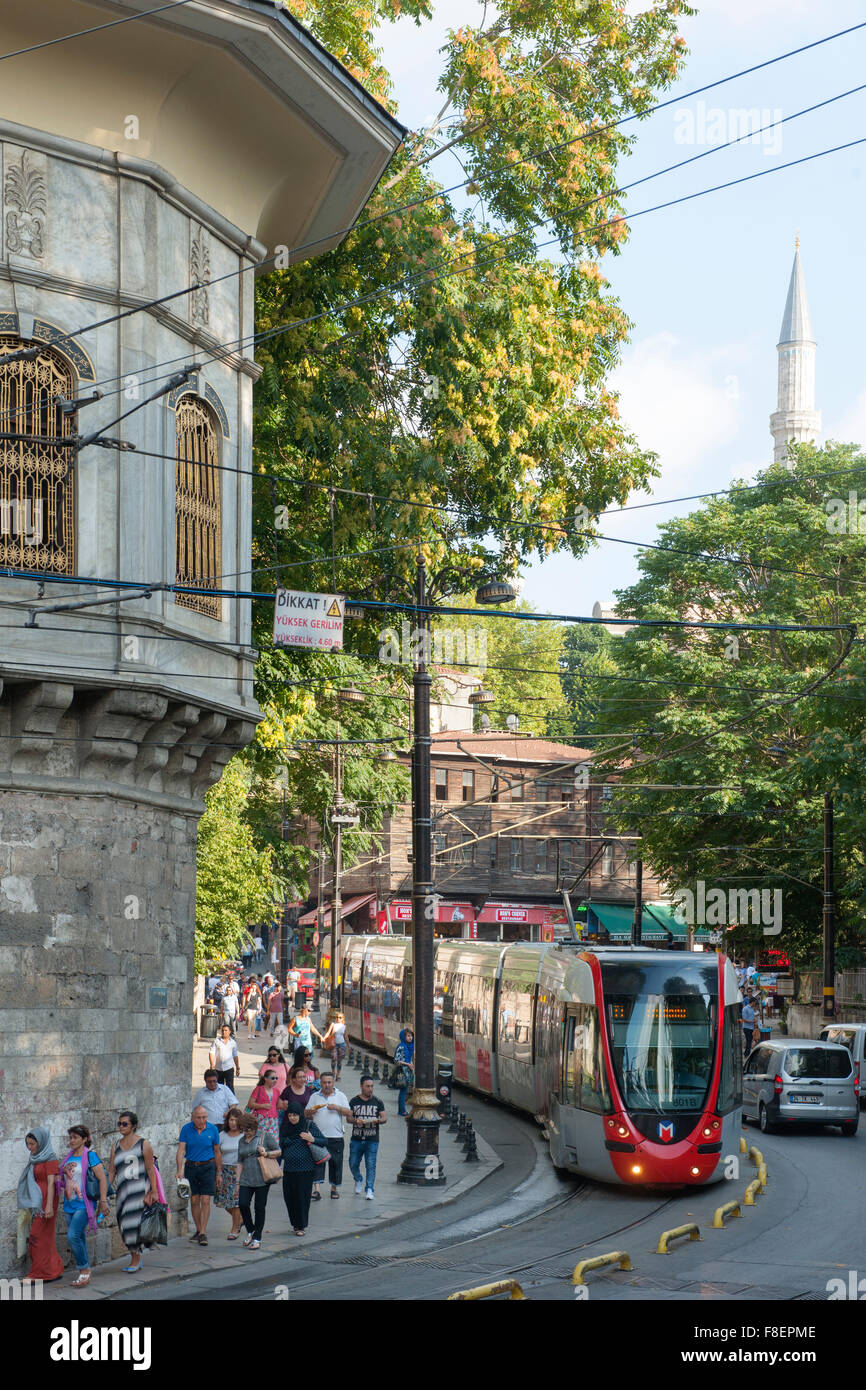 Istanbul, Alay Köşkü (Pavillon der Festaufzüge) an der Mauer des Gülhane Park, durch dessen Fenster der Sultan die Bewegungen vo Stock Photo