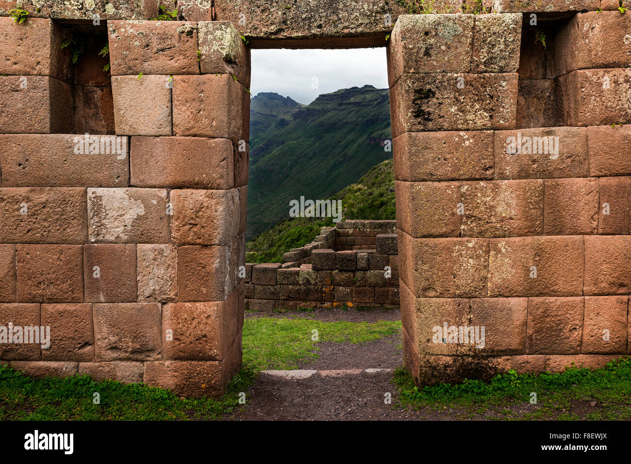 Inca masonry detail of wall and door at Pisac, in the Sacred Valley, Peru Stock Photo