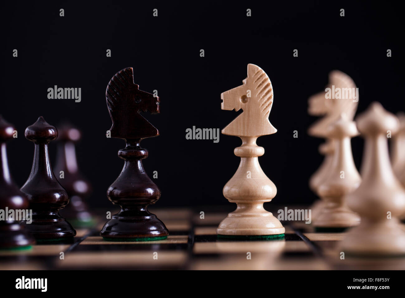 Chess king pawns hi-res stock photography and images - Alamy