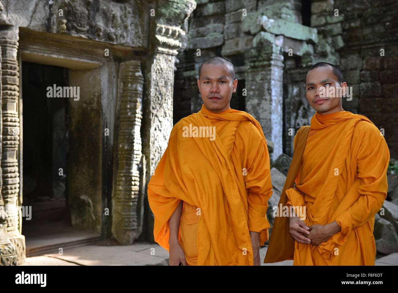Buddist monks at Ta Phrom, Siem Reap, Cambodia Stock Photo