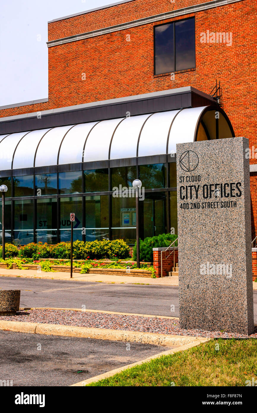 The St. Cloud City Offices building in this Minnesota city Stock Photo