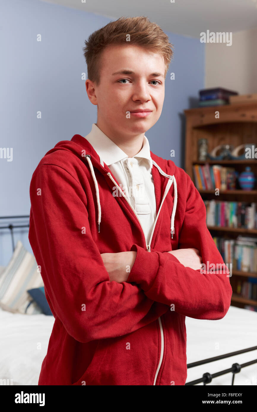 Happy teenage hi-res stock photography and images - Alamy