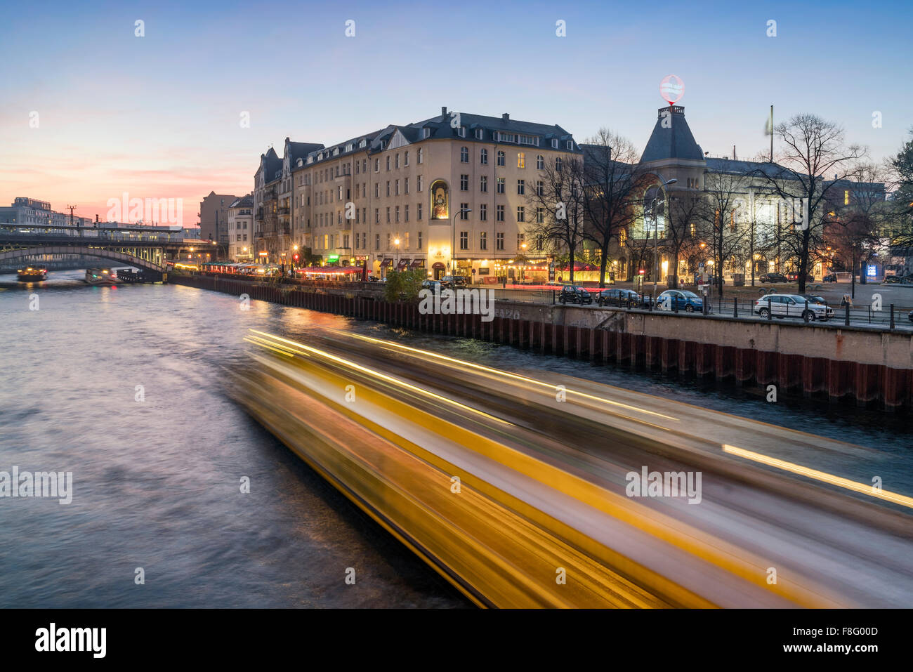 Berlin Riverside Riverside Spree, Schiffbauerdamm, Berlin Ensemble, Twilight, Berlin ...
