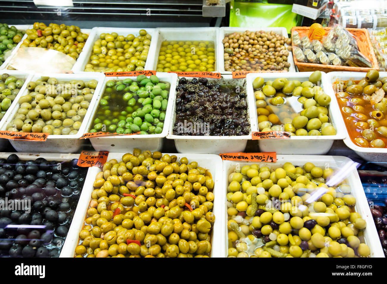 Olives in a Spanish market Stock Photo Alamy