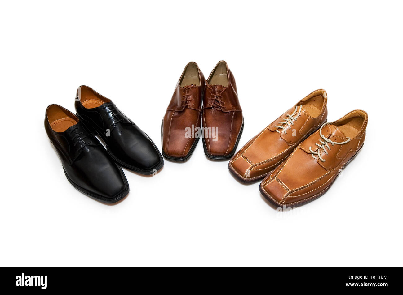 3 пары обуви. картинки 3 пары обуви. при покупке 2 пар обуви третья в подарок. три пары обуви. третья пара обуви в подарок 1+1 акция.