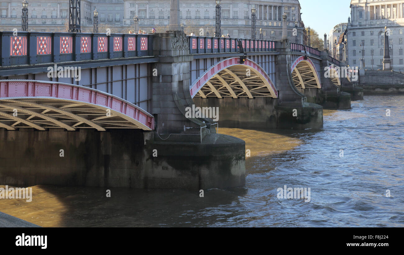 lambeth bridge across the river thames in london Stock Photo Alamy