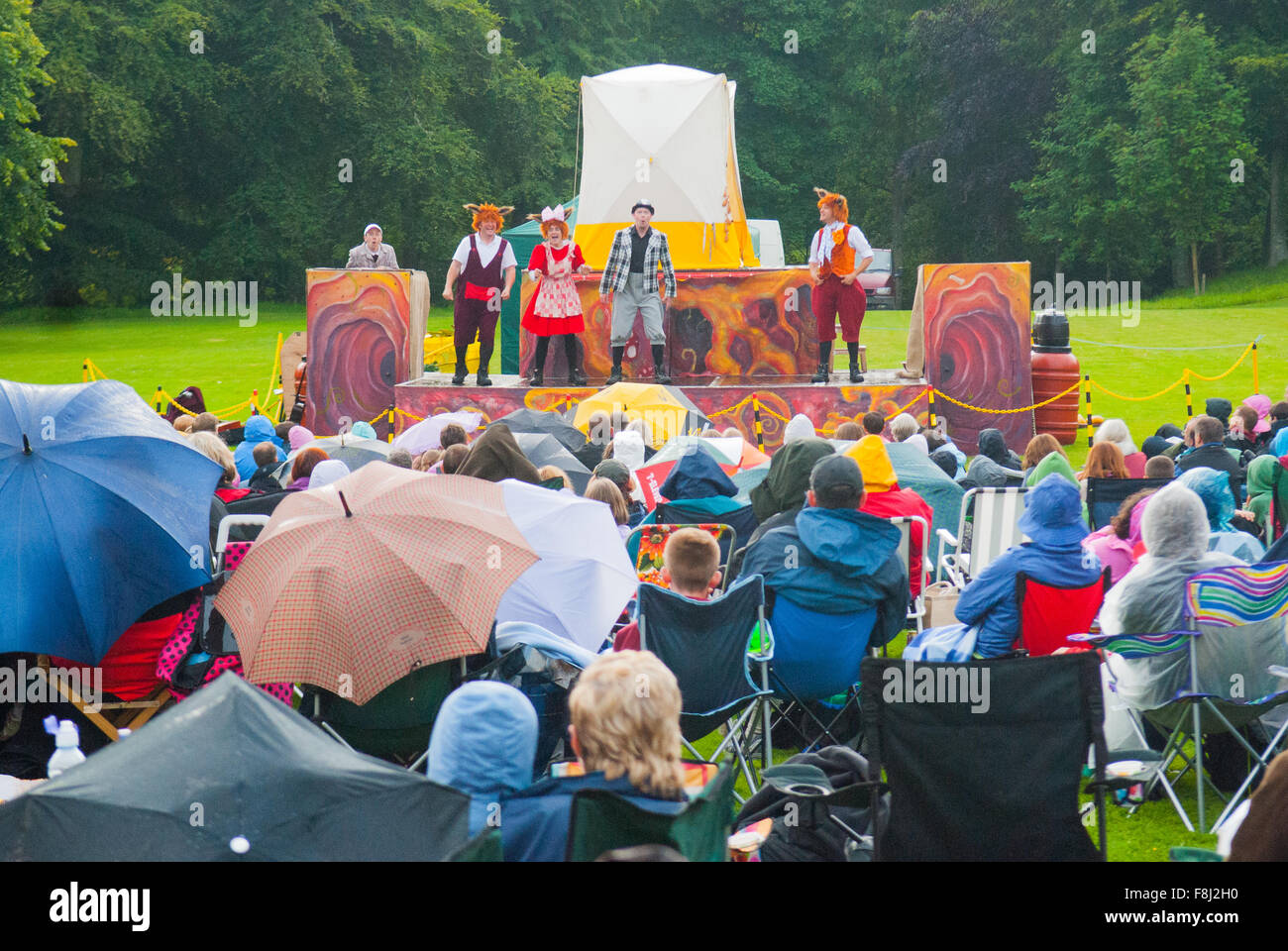 Outdoor children's theatre puppet show at Crathes Castle in