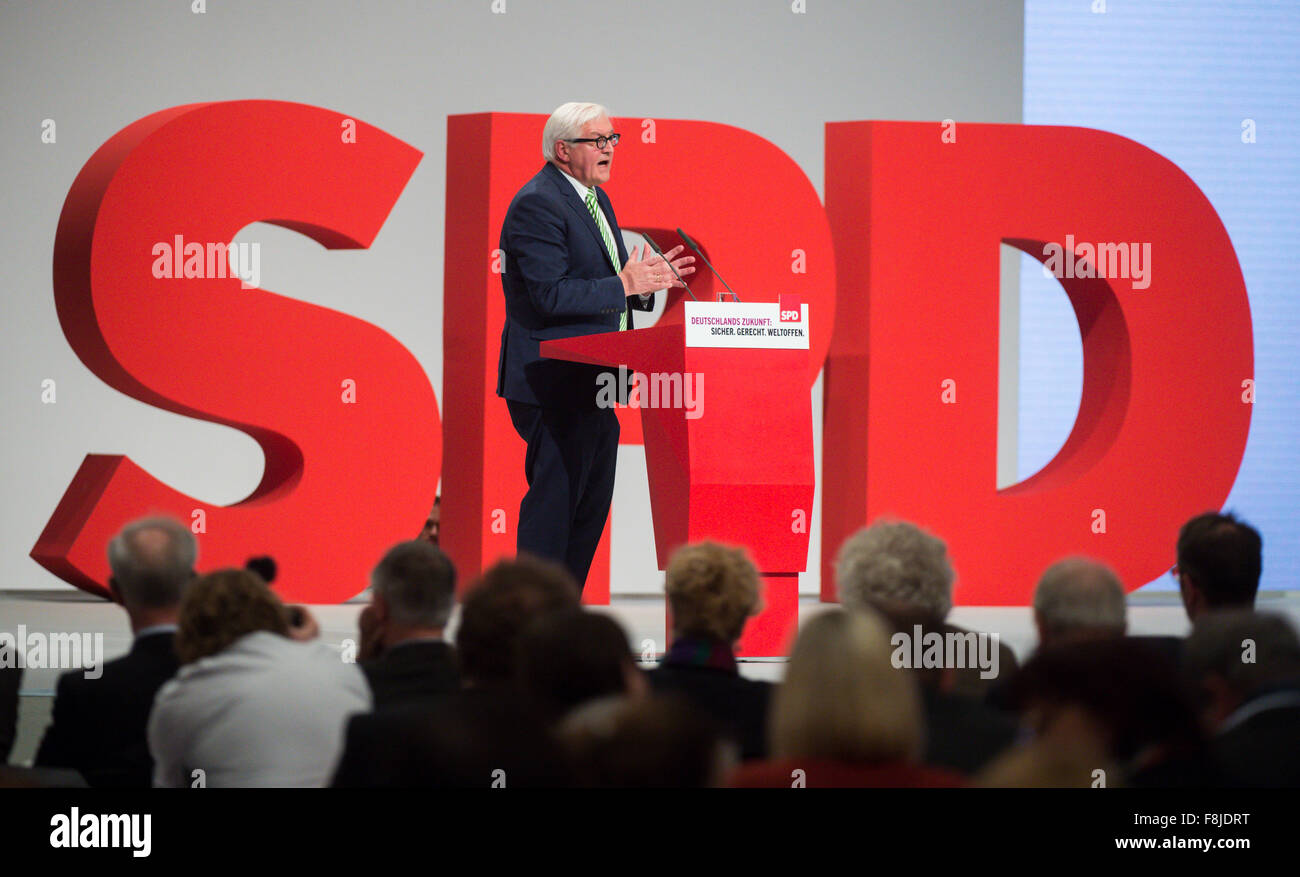 Berlin, Germany. 10th Dec, 2015. German foreign minister Frank-Walter Steinmeier delivers a speech at the national convention of Germany's Social Democratic Party (SPD) in Berlin, Germany, 10 December 2015. Around 600 delegates from across Germany will meet for three-day party convention in Berlin which will run until 12 December 2015. Photo: BERND VON JUTRCZENKA/dpa/Alamy Live News Stock Photo