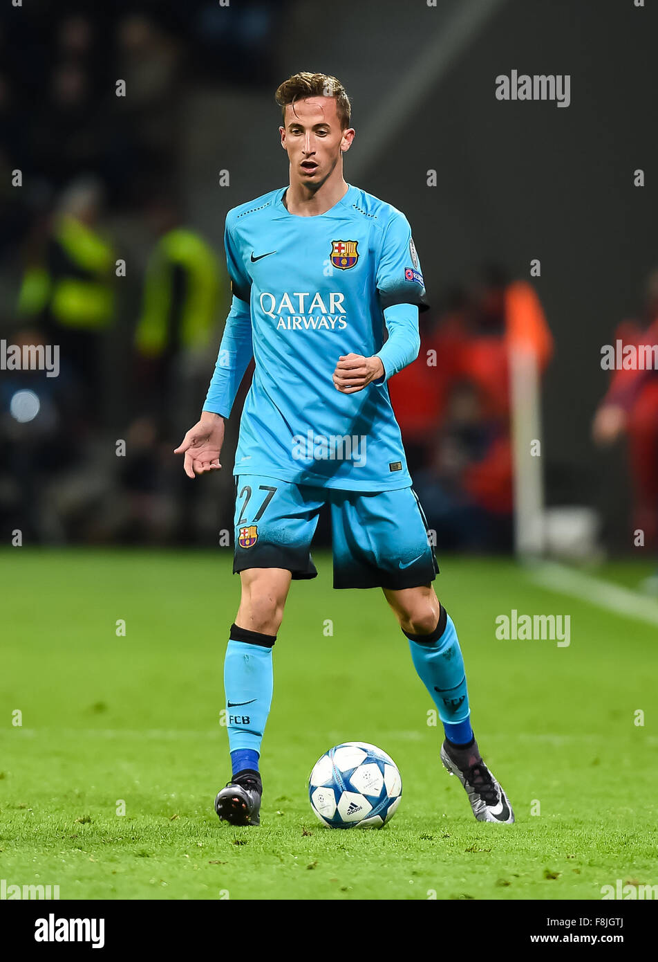 Barcelona's Juan Camara in action during the UEFA Champions League group E  soccer match between Bayer 04 Leverkusen and FC Barcelona in Leverkusen,  Germany, 09 December 2015. Photo: GUIDO KIRCHNER/dpa Stock Photo - Alamy