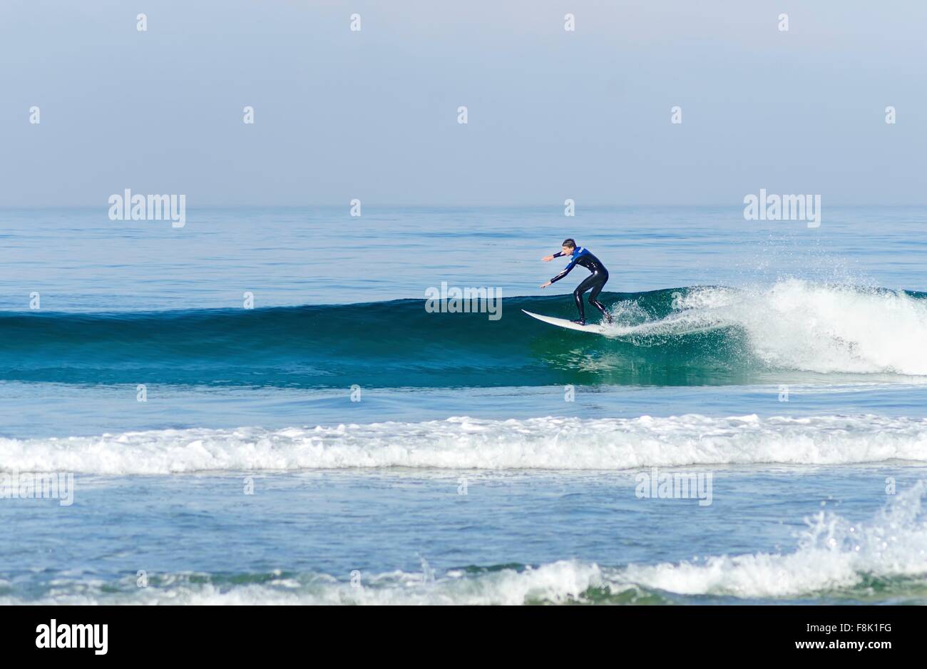 Surfer in the sea wearing a wetsuit hi-res stock photography and images ...