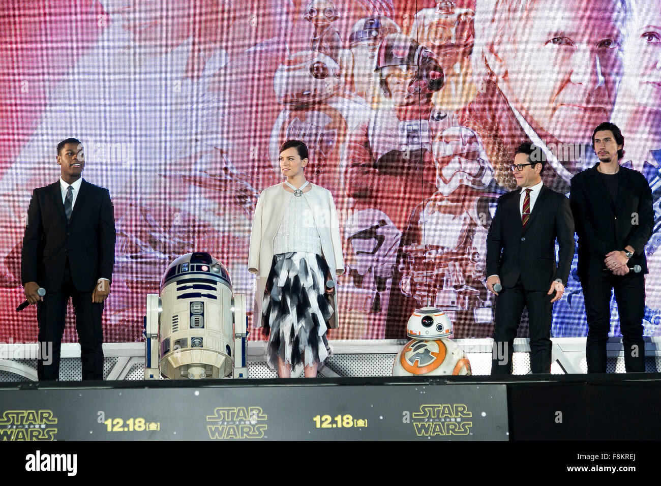 Tokyo, Japan. 10th December, 2015. (L to R) Actor John Boyega, droid R2-D2, actress Daisy Ridley, droid BB-8, director J.J. Abrams and actor Adam Driver attend the Japan Premiere for the movie ''Star Wars: The Force Awakens'' in Roppongi Hills on December 10, 2015, Tokyo, Japan. The cast are spending 2 days in Japan as part of the promotion for the new movie which is set for worldwide release on December 18th. Credit:  Aflo Co. Ltd./Alamy Live News Stock Photo