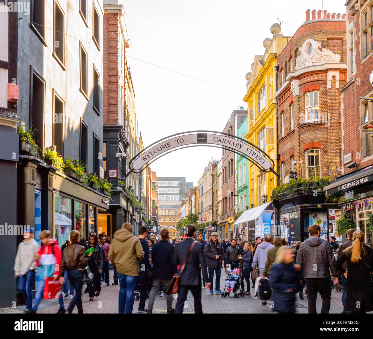 Page 2 - British Fashion Carnaby Street High Resolution Stock Photography  and Images - Alamy