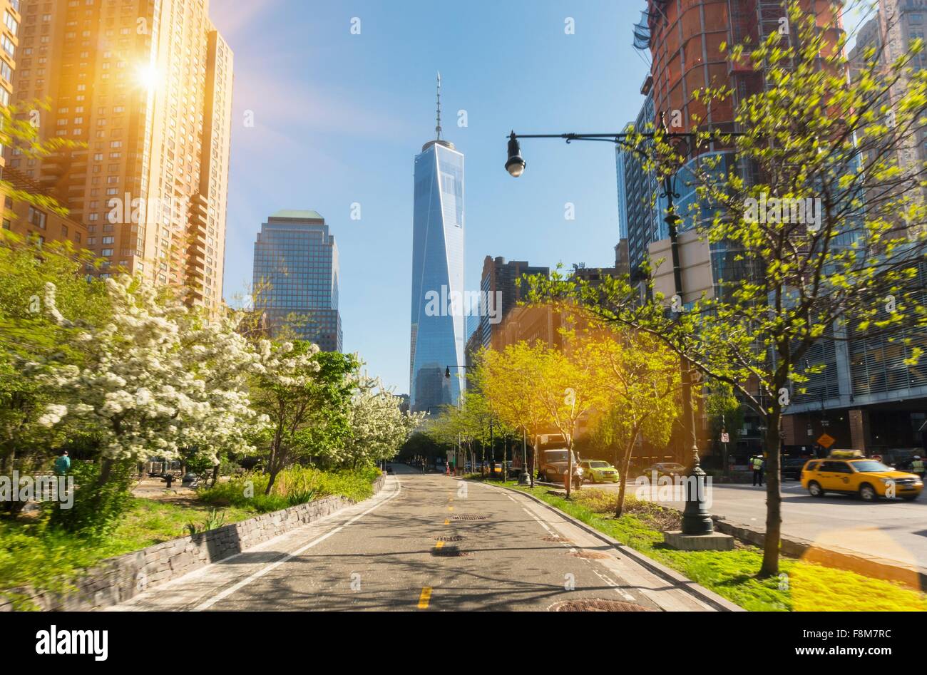 Manhattan financial district cycle path and One World Trade Center, New York, USA Stock Photo
