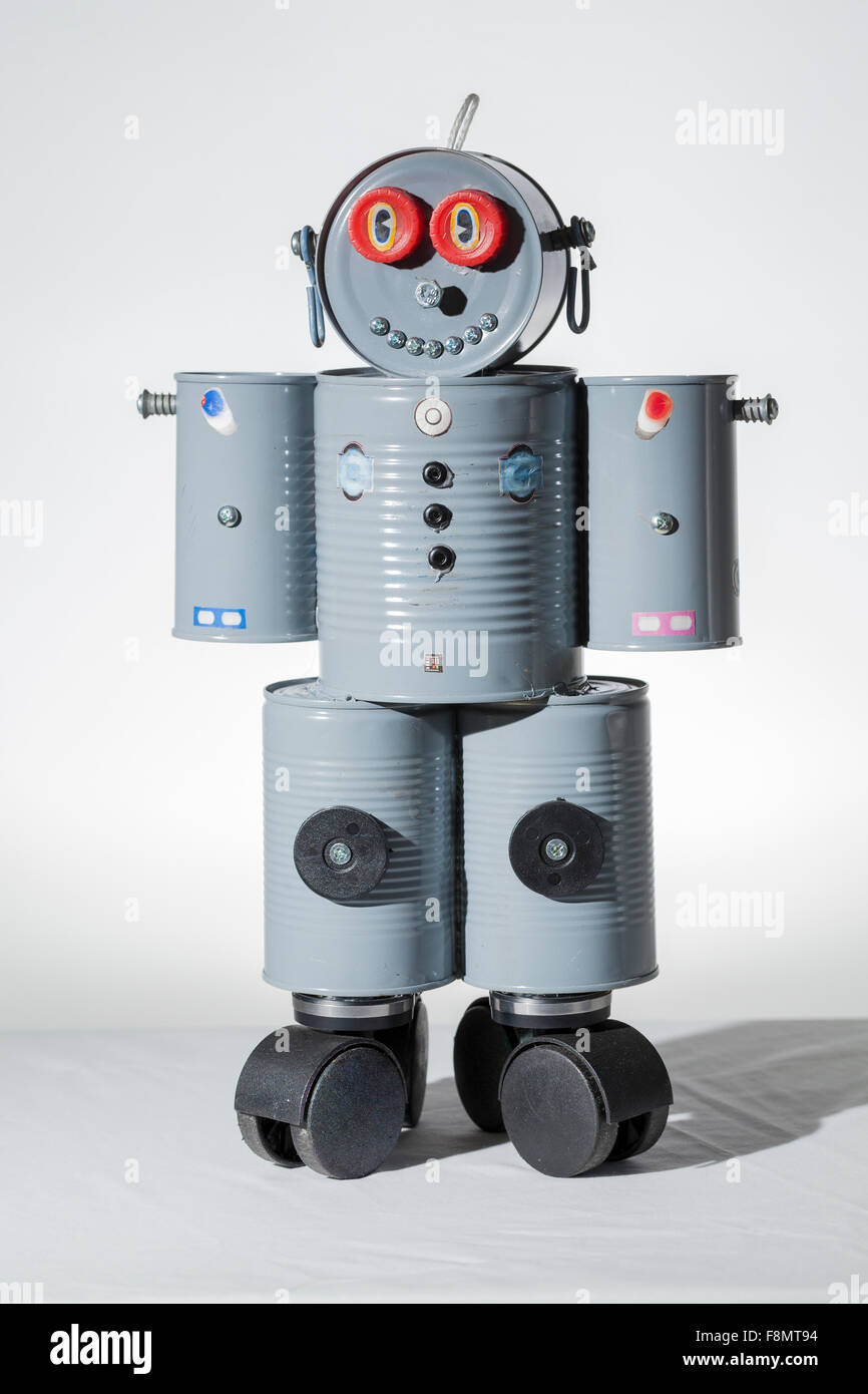 Tin can robot hi-res stock photography and images - Alamy