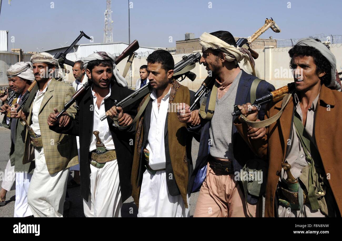 Sanaa, Yemen. 10th Dec, 2015. Yemeni tribal men attend a rally against the Saudi-led coalition who are fighting against the Shiite Houthi group since March, in Sanaa, Yemen, on Dec. 10, 2015. Credit:  Hani Ali/Xinhua/Alamy Live News Stock Photo