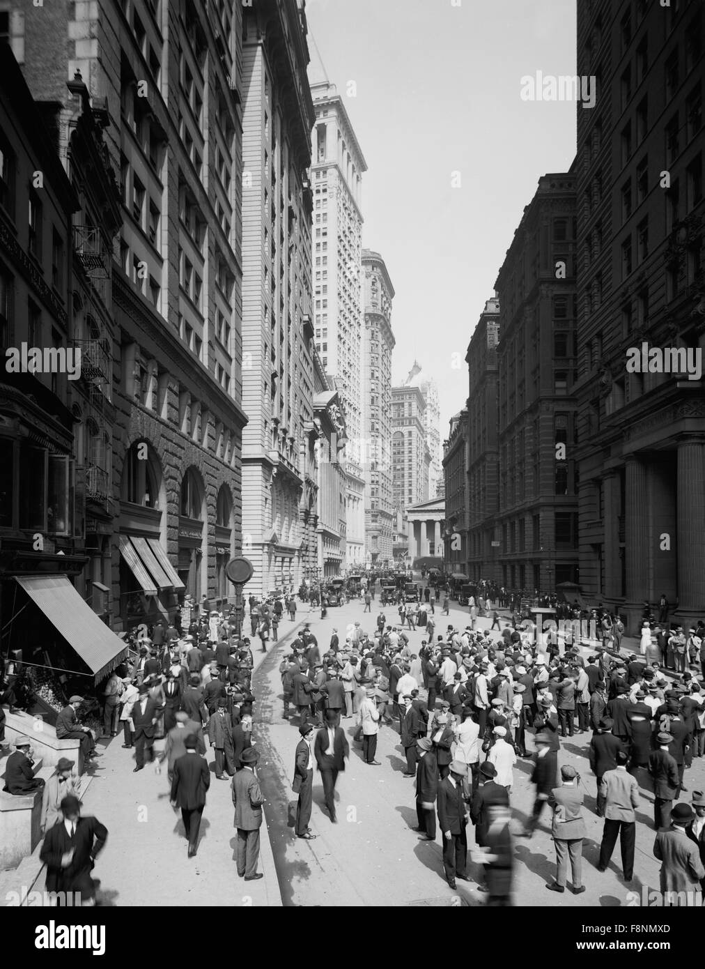 Broad Street and Curb Brokers, New York City, USA, circa 1910 Stock Photo