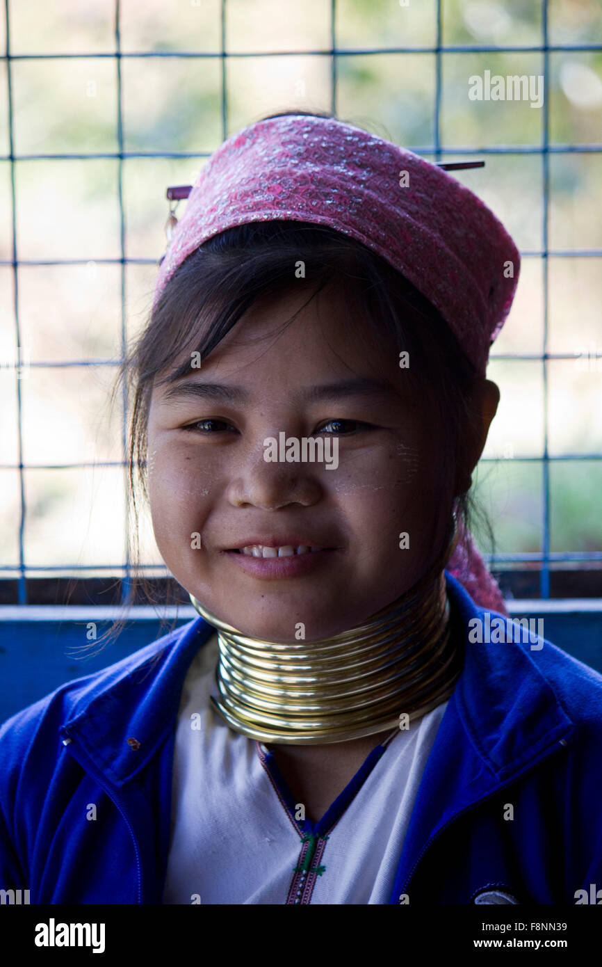 Rings around neck hires stock photography and images Alamy