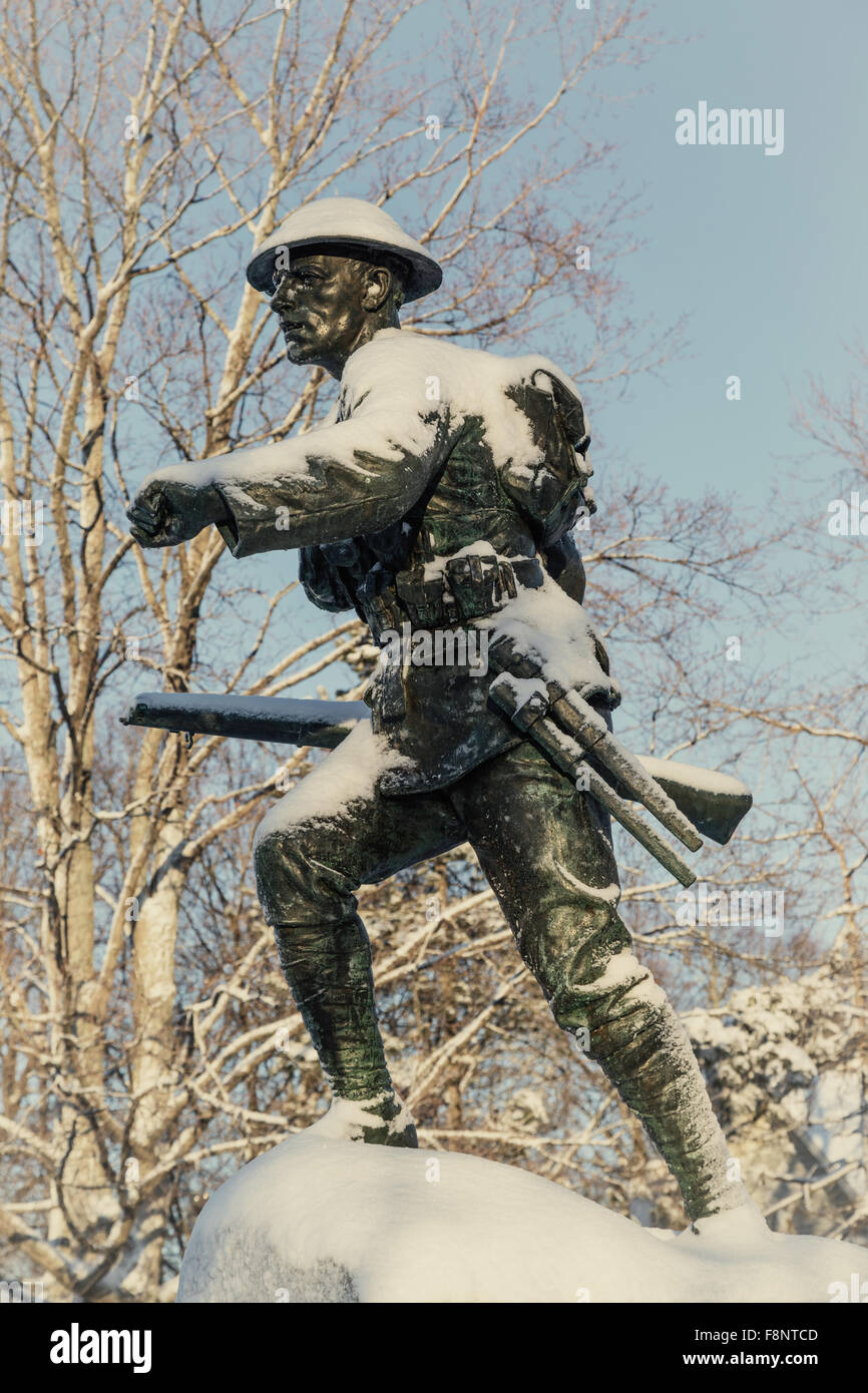 Statue of soldier statue of ww1 soldier hires stock photography and