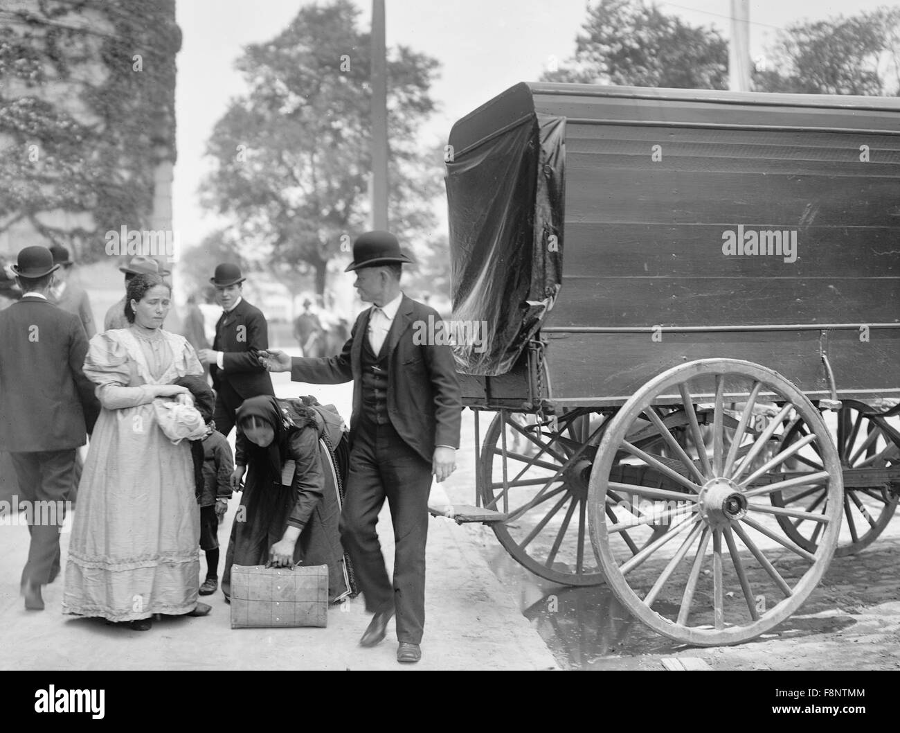 Immigrants, Battery Park, New York City, New York, USA, 1900 Stock Photo