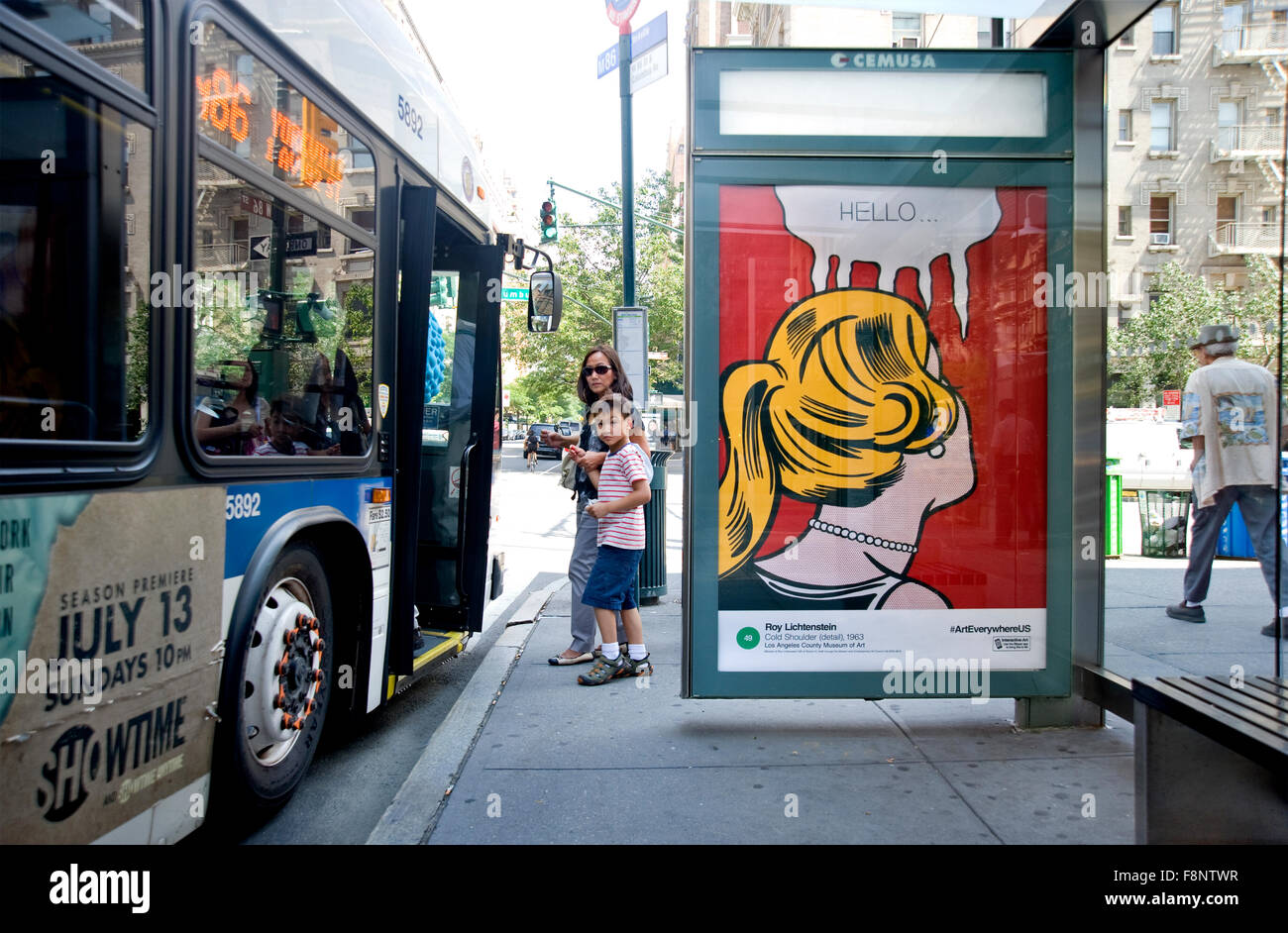 Bus shelter advertising hi-res stock photography and images - Alamy