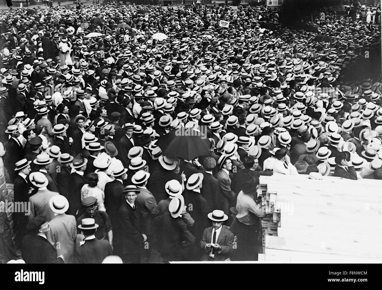 Socialist Anti-War Rally against World War I, Union Square, New York City, USA, circa 1914 Stock Photo