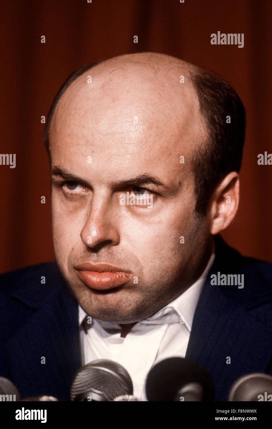 Washington, DC.,USA 6th May 1986  Natan Sharansky Russian dissentient speaks to reporters during a press conference in Washington just 3 months since he was released from a Soviet Gulag (Prison). In  1977 Sharansky was arrested on charges of spying for the CIA and treason and sentenced to 13 years of forced labor in Perm 35, a Siberian labor camp (Gulag). Sharansky appeared in a March 1990 edition of National Geographic magazine. The article, 'Last Days of the Gulag' by Mike Edwards, profiles through photographs and Credit: Mark Reinstein Stock Photo