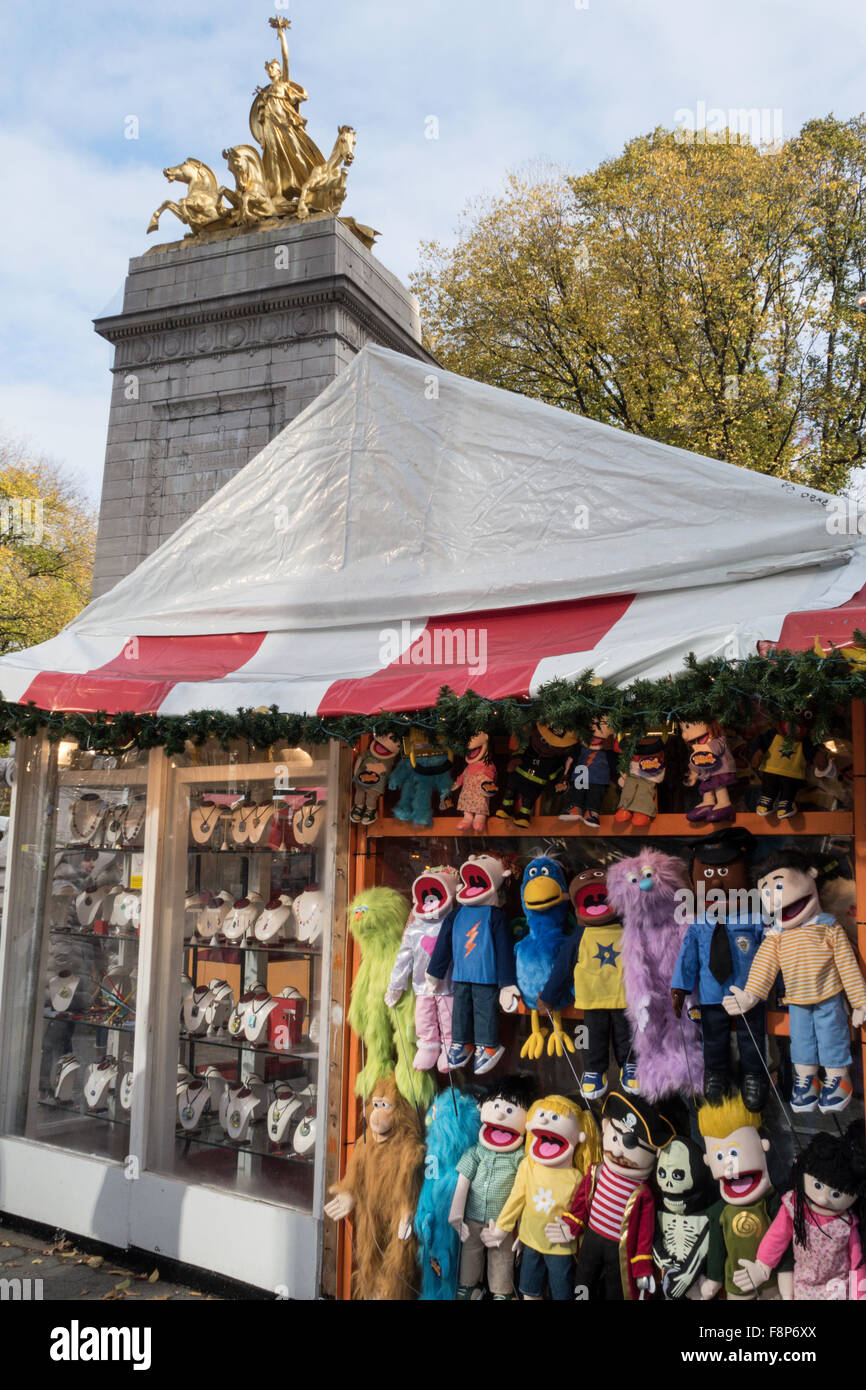 Columbus Circle Holiday Market, NYC Stock Photo Alamy