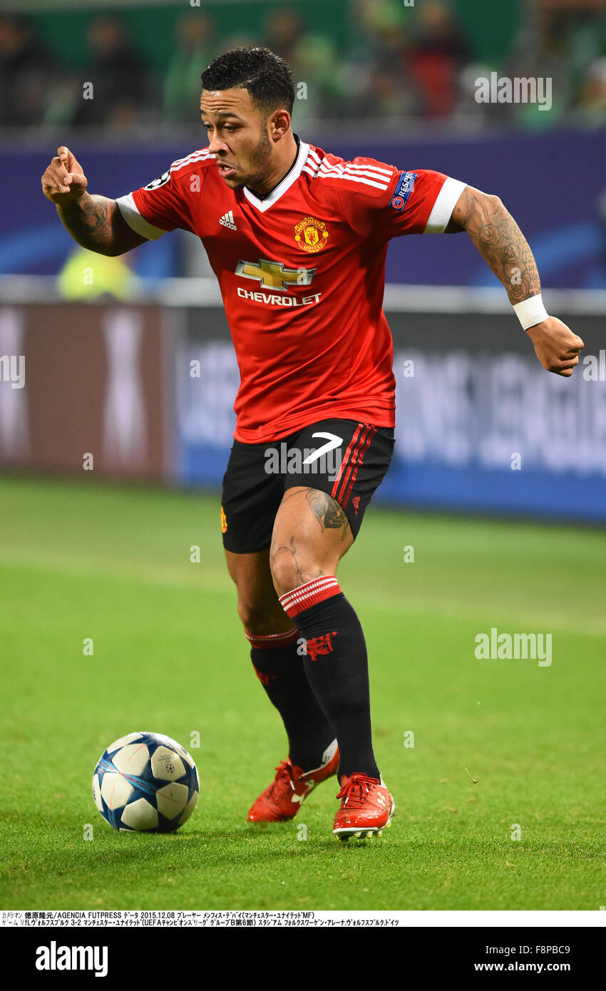 Memphis Depay arrives with the Manchester United squad after their  pre-season tour of the United States Stock Photo - Alamy