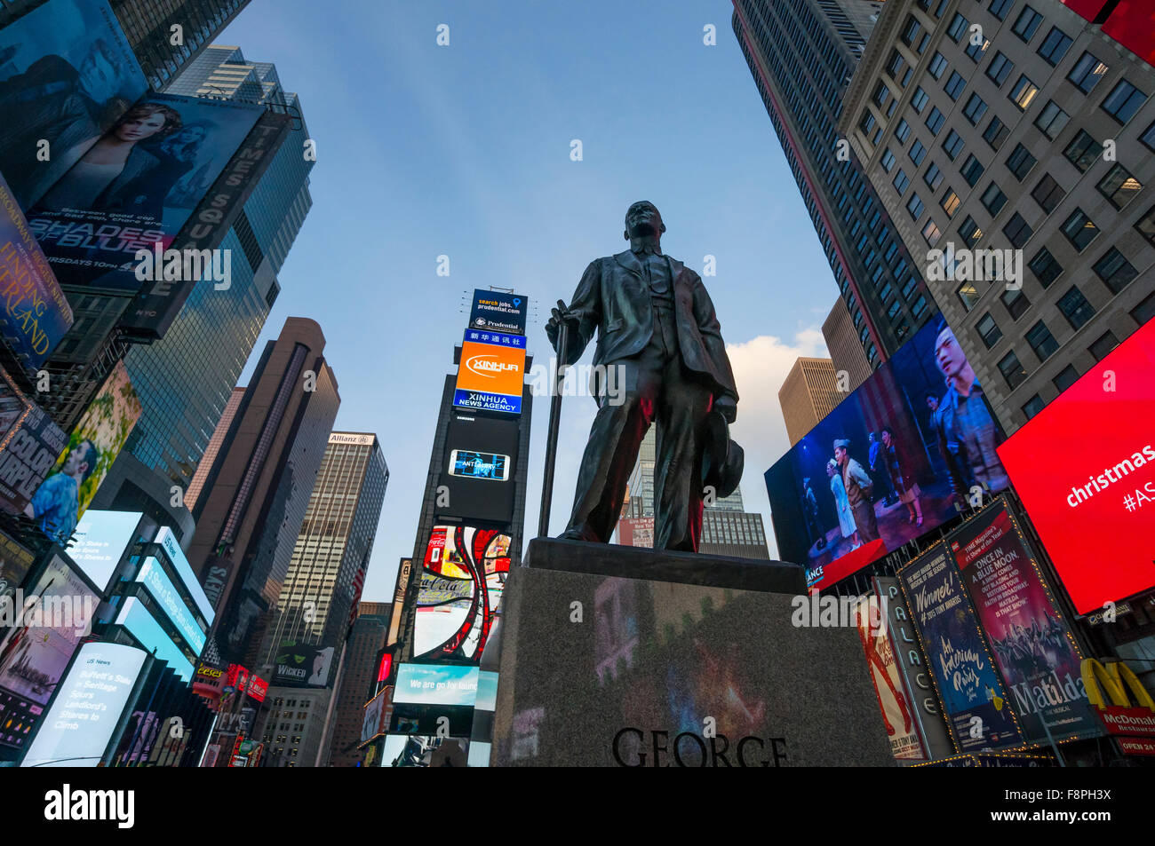 Bronze statue of composer George M. Cohan in Times Square in New York City Stock Photo