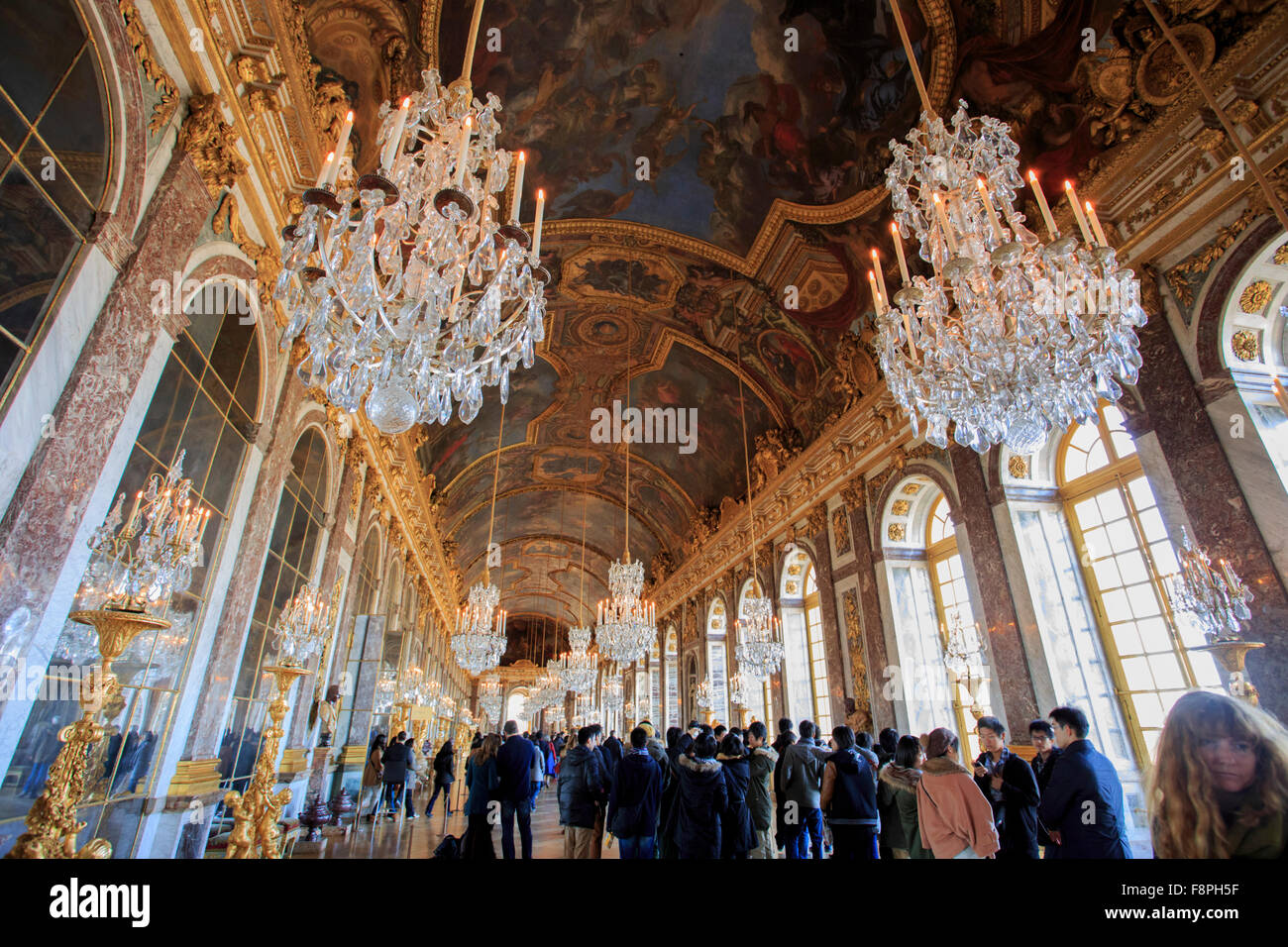 Versailles hall of mirrors chandelier hires stock photography and