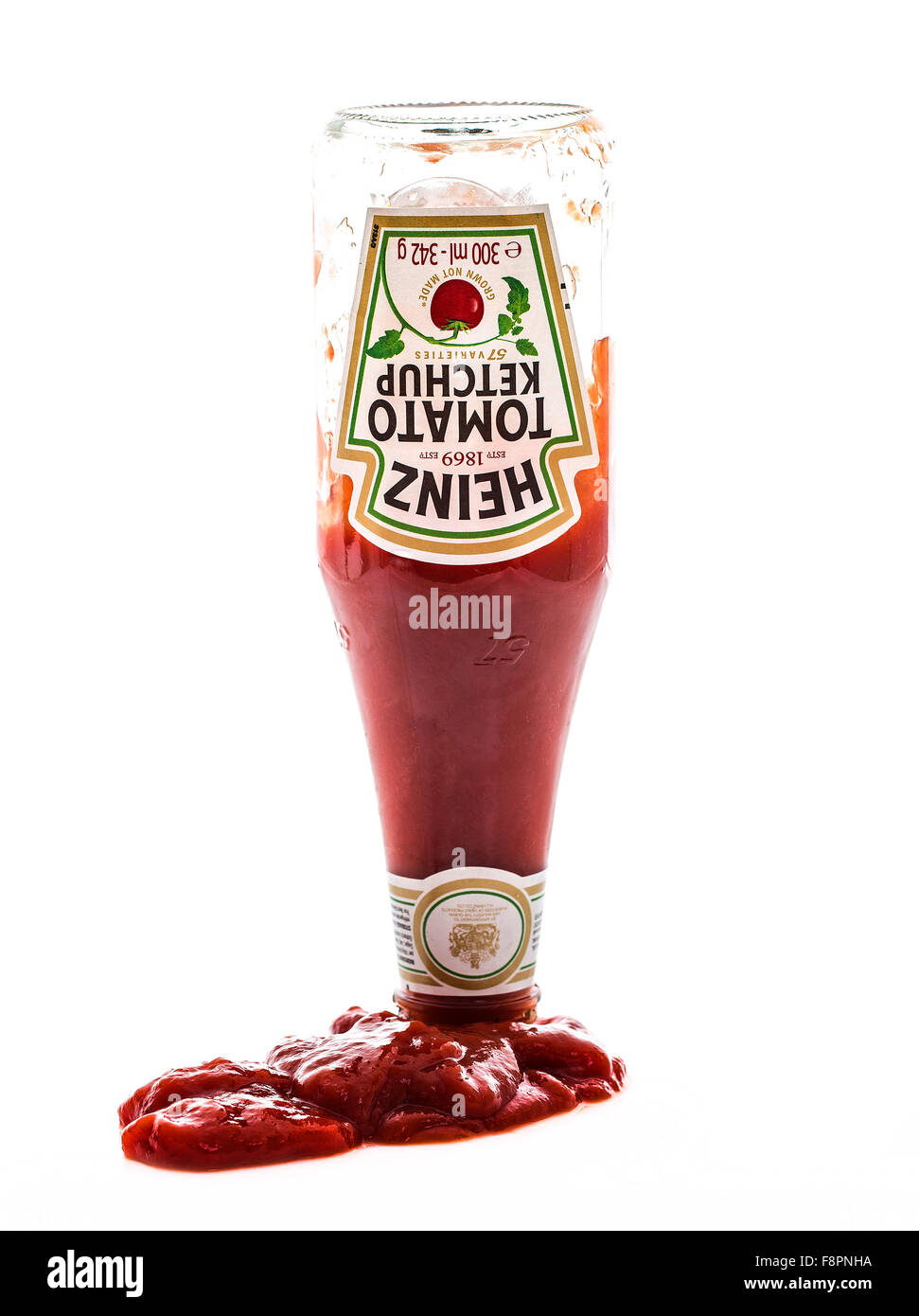 Heinz Ketchup Bottle Isolated Stock Photo - Download Image Now - Heinz,  Ketchup, Bottle - iStock