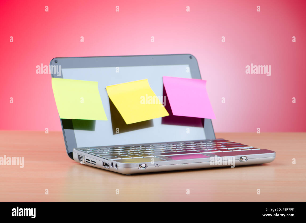 Computer Reminder Notes Netbook with reminder notes Stock Photo - Alamy