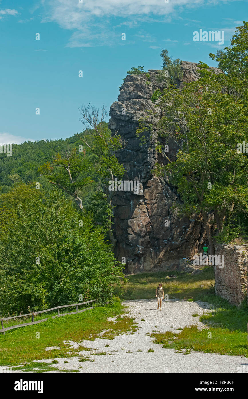 Österreich, Niederösterreich, Wachau, Felsen vor der Burgruine Aggstein ...
