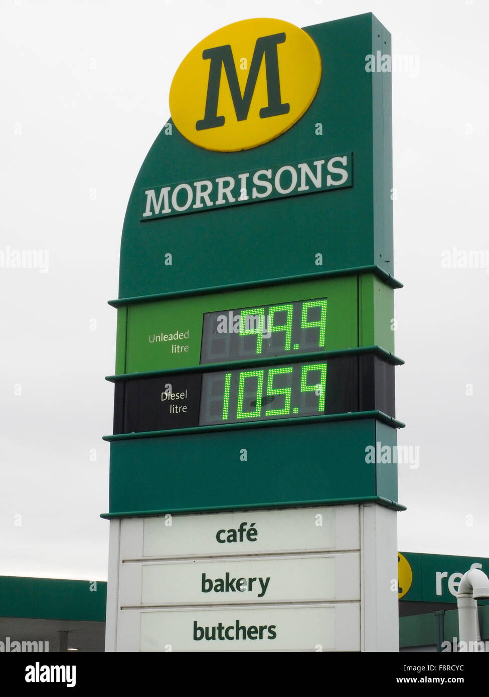 Exeter, Devon, UK. 11th Dec, 2015. Petrol price falls below on pound per litre at Morrisons supermarkets. Credit:  Anthony Collins/Alamy Live News Stock Photo