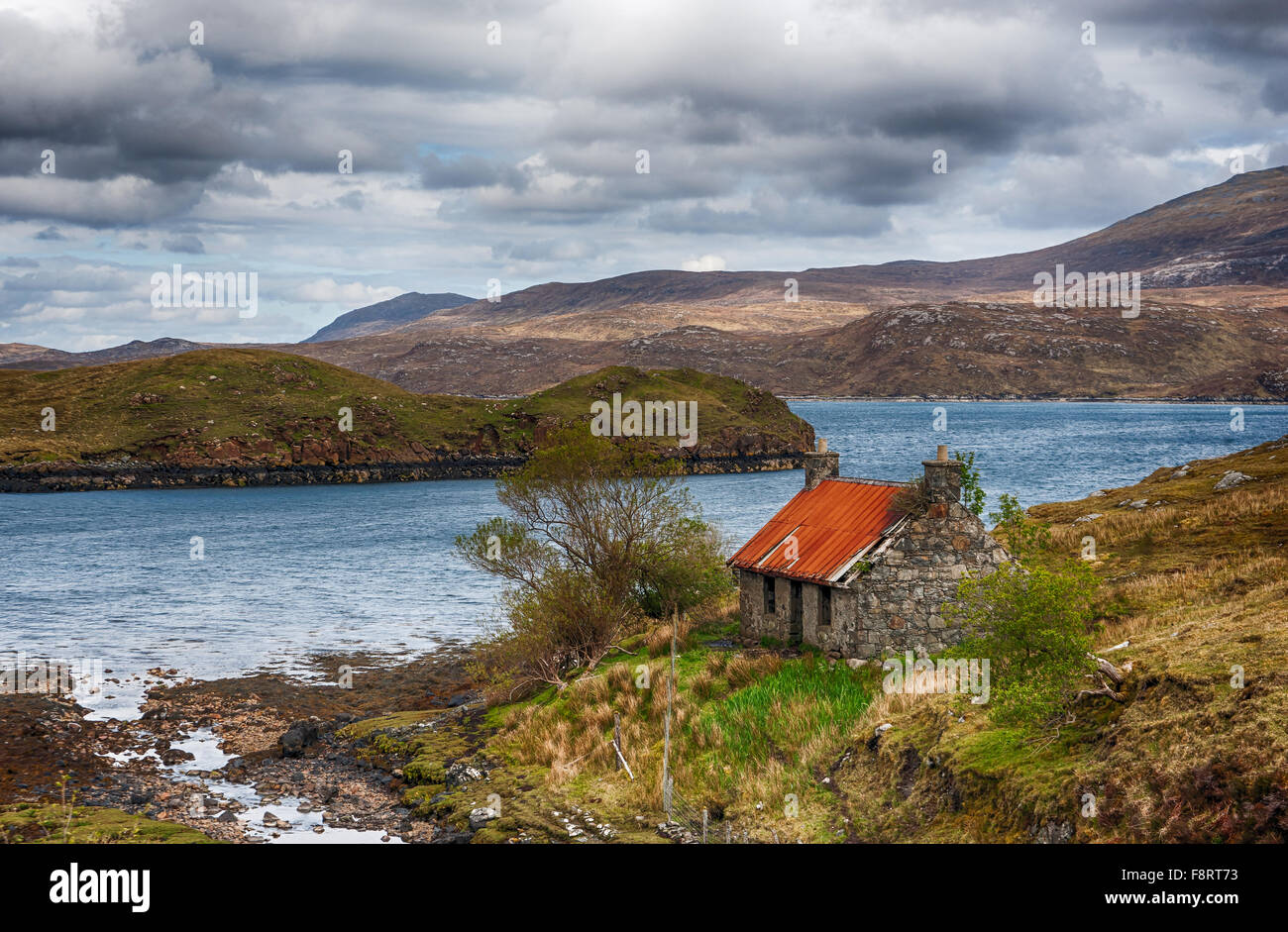 Derelict cottage at Loch Maaruig Isle of harris Stock Photo