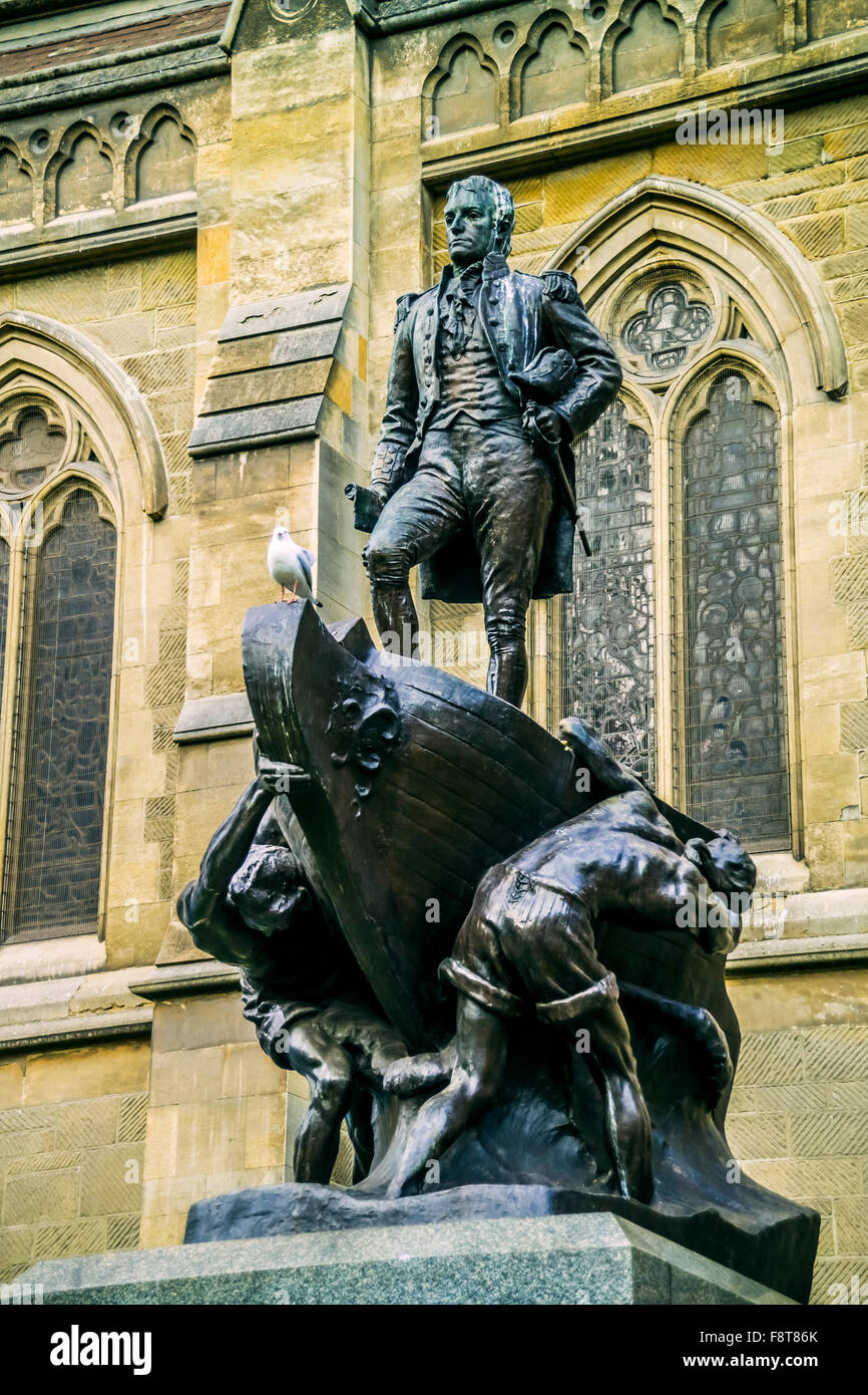 Bronze statue of Captain Matthew Flinders, at St Paul's cathedral in the city of Melbourne, Australia Stock Photo
