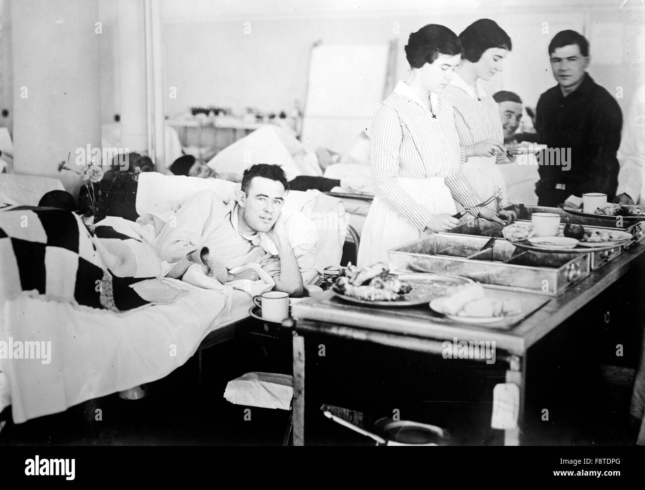 Feeding wounded hospital in France during World War One Stock Photo