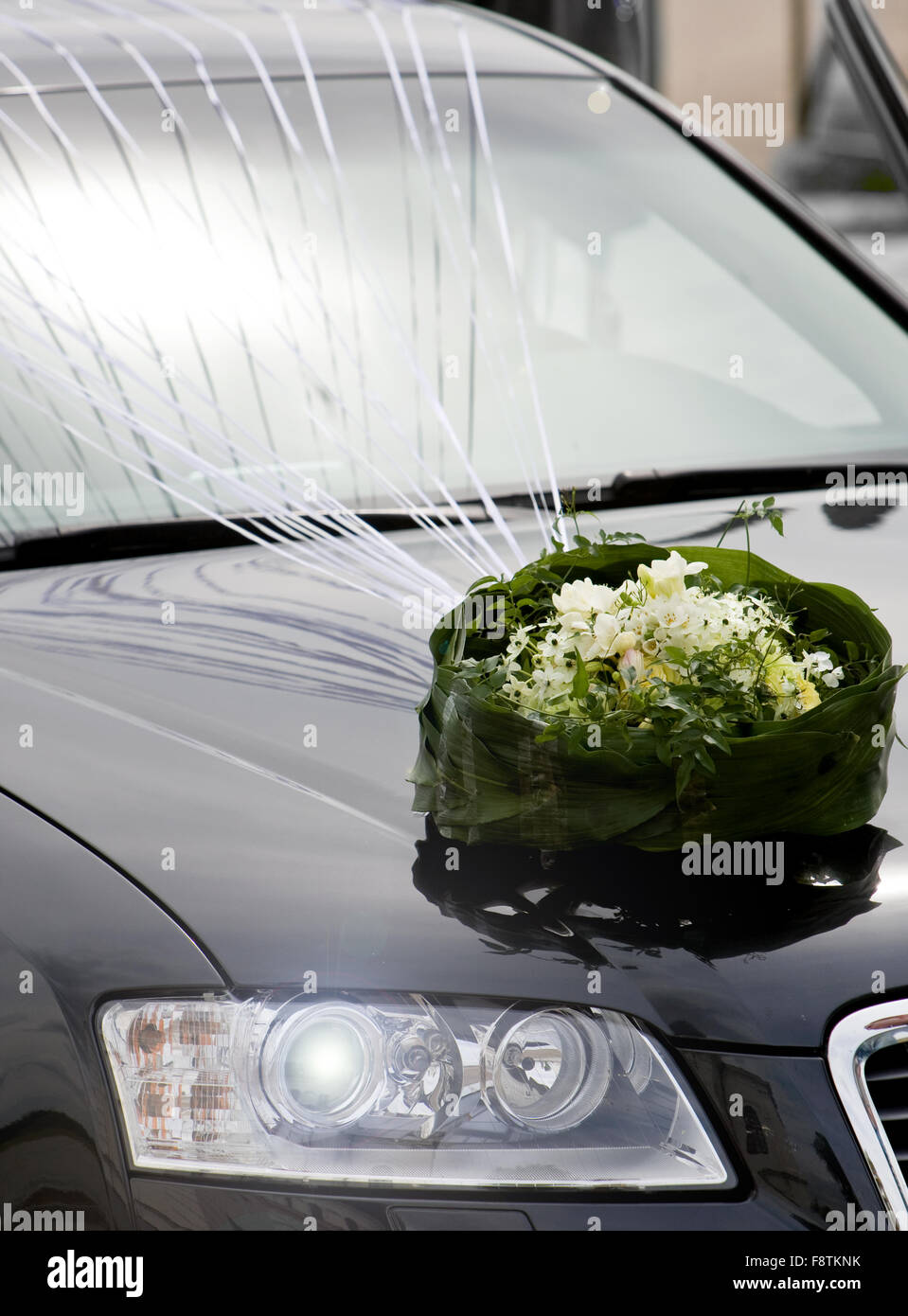 Wedding car decoration on the current tradition Stock Photo - Alamy