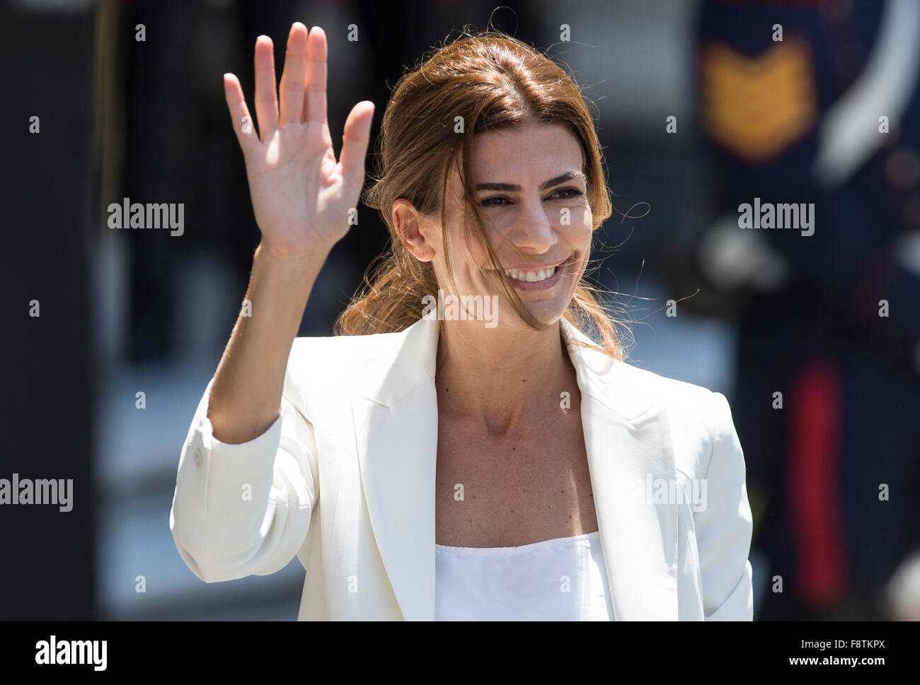 Buenos Aires, Argentina. 11th Dec, 2015. Argentina's First Lady Juliana Awada waves before participate in the Tedeum at the Metropolitan Cathedral in Buenos Aires, capital of Argentina, Dec. 11, 2015. According to local press, Argetina's President Mauricio Macri Friday attended the traditional religious service at the Metropolital Cathedral, the day after his pesidential inauguration. Credit:  Martin Zabala/Xinhua/Alamy Live News Stock Photo