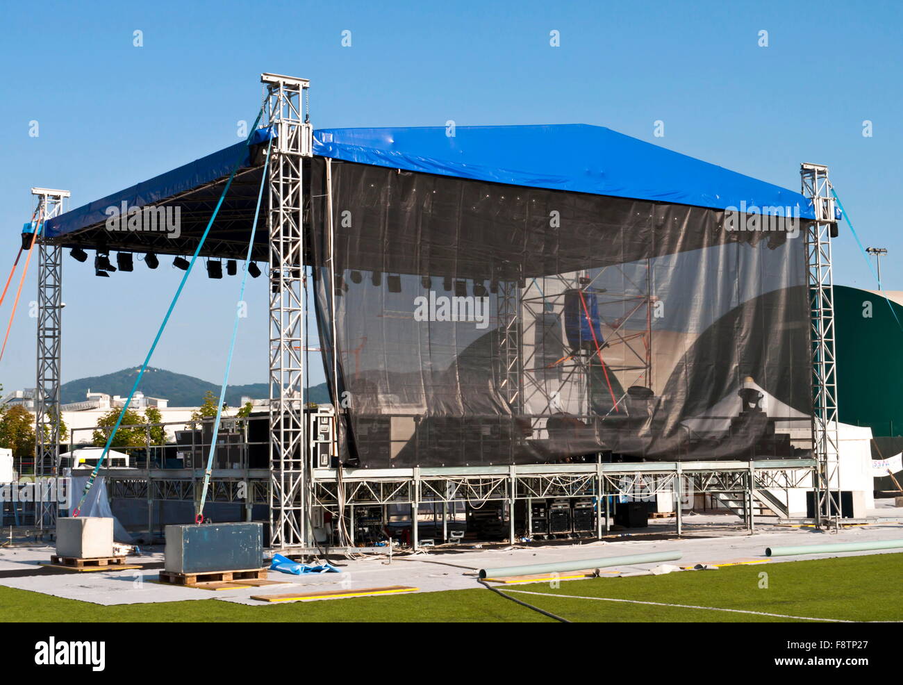 Concert Backdraft Backstage performance hi-res stock photography and images - Alamy